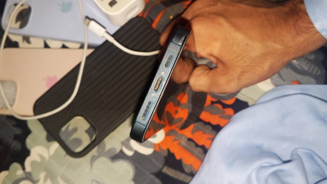 Apple iPhone 13 6