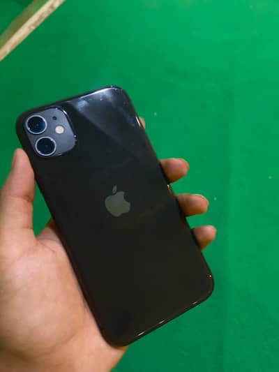 iPhone 11 64GB - 10/10 Condition (Original Screen / True Tone Active)
