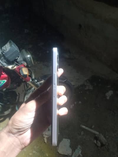 vivo y04