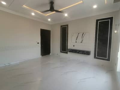 Prime Location 10 Marla Spacious House Is Available In Wapda Town Phase 1 For Rent
