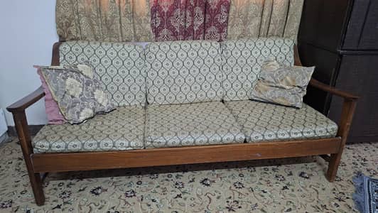 5 Seater Sofa Set with center Table