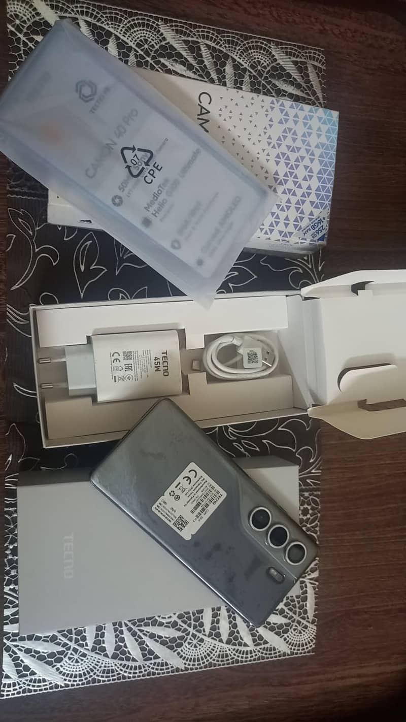 Tecno CAMON 40 Pro 3