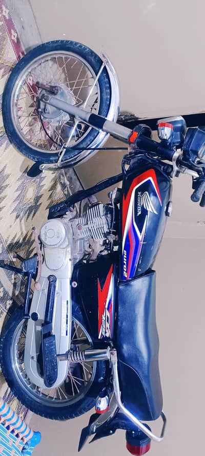 Honda 125 Model 2017 (03027452655)