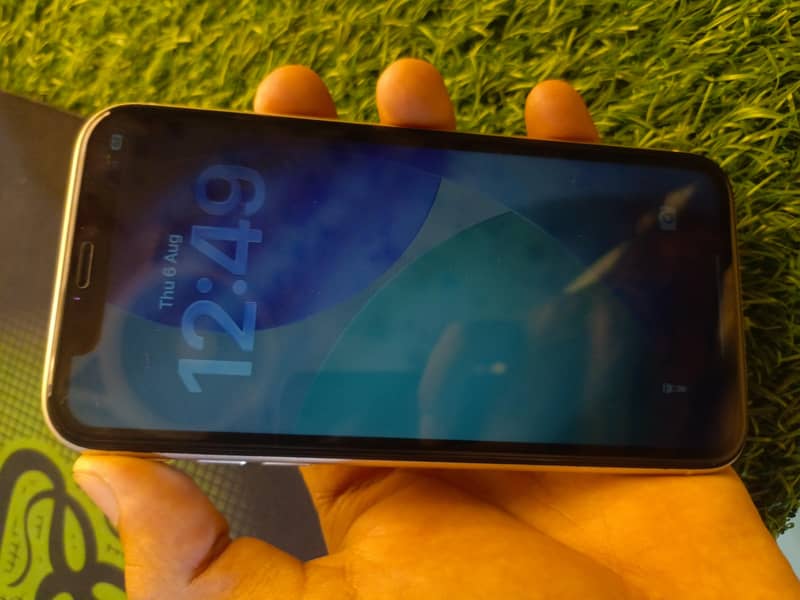 Apple iPhone 11 3