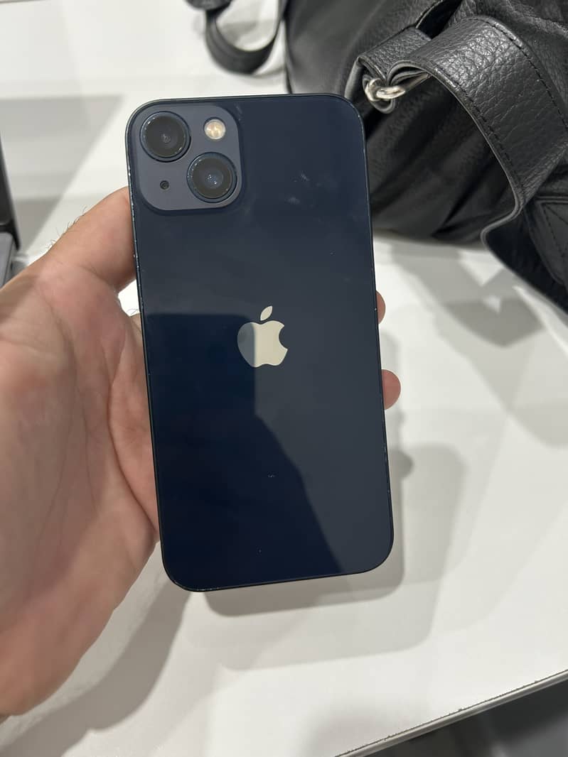 Apple iPhone 13 4