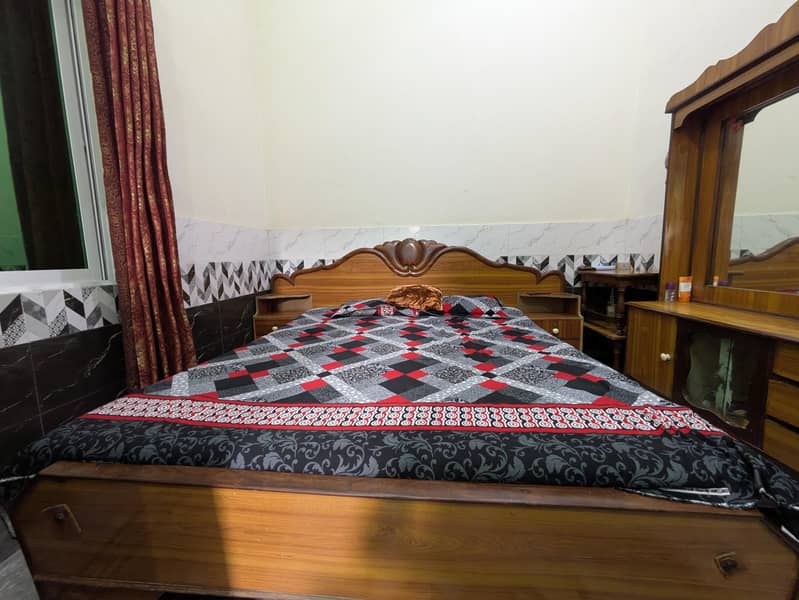 Double Bed, Dressing & Showcase Set 5