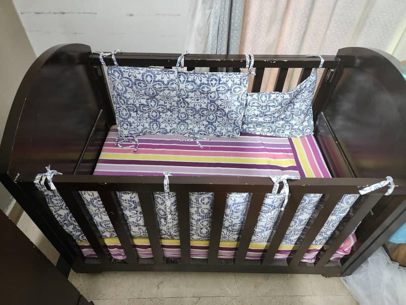 baby cot 1