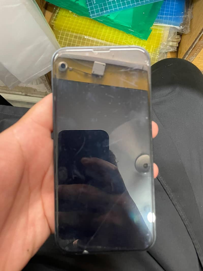 Apple iPhone 13 1