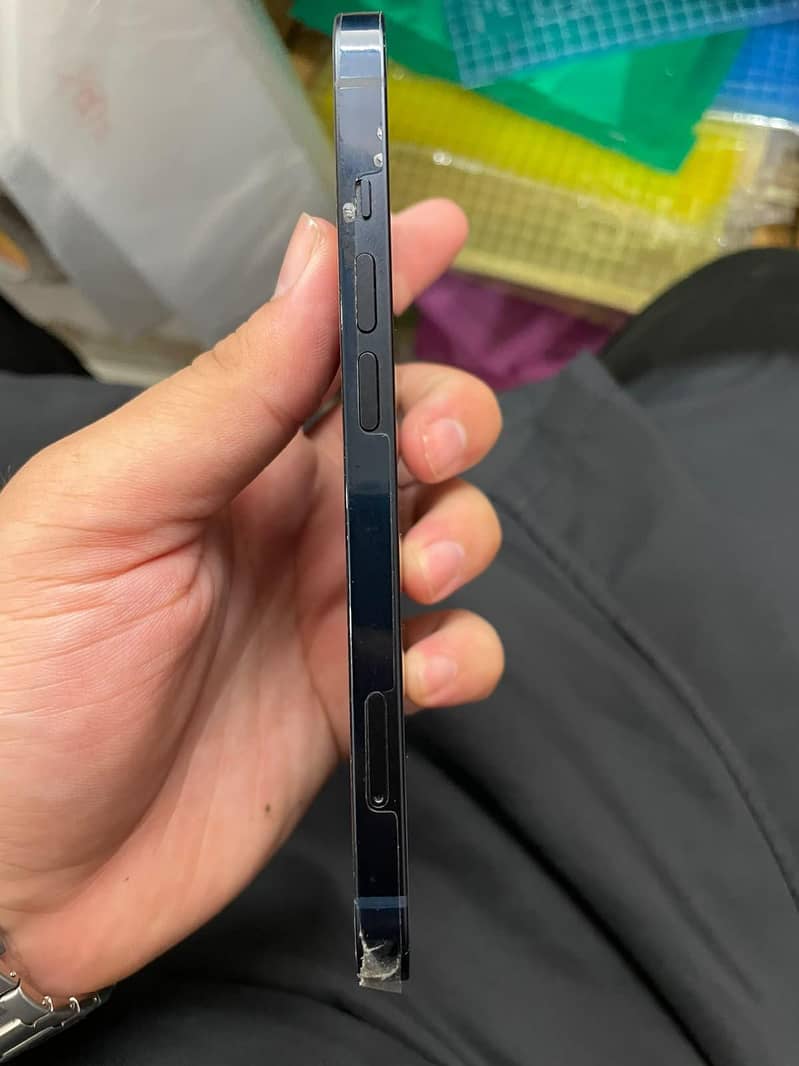 Apple iPhone 13 2