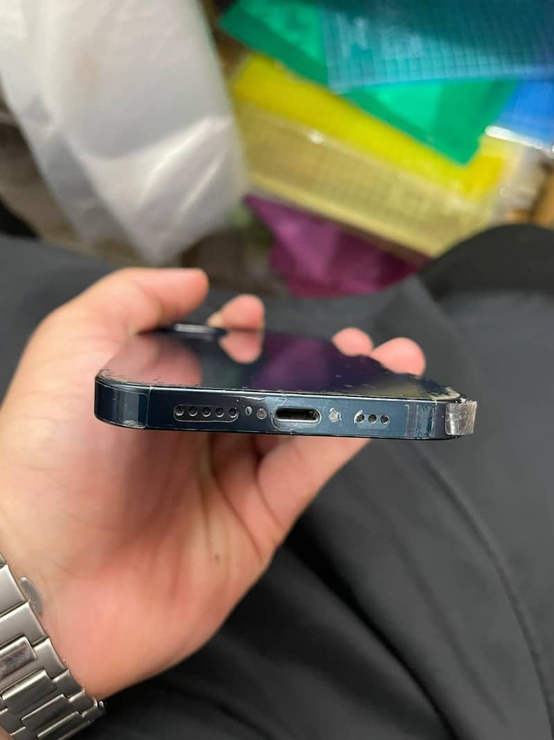 Apple iPhone 13 6
