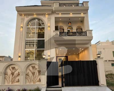 Beautiful House For Sale In Central Park Housing Society Lahore