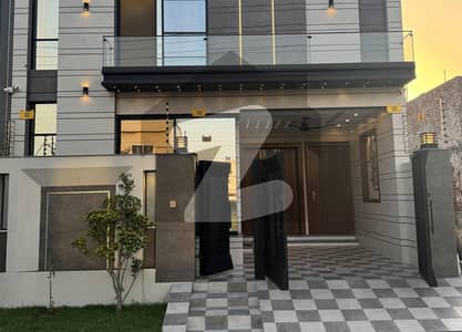 Beautiful House For Sale In Central Park Housing Society Lahore