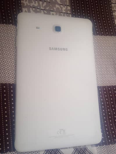 Samsung tab SM -T 561