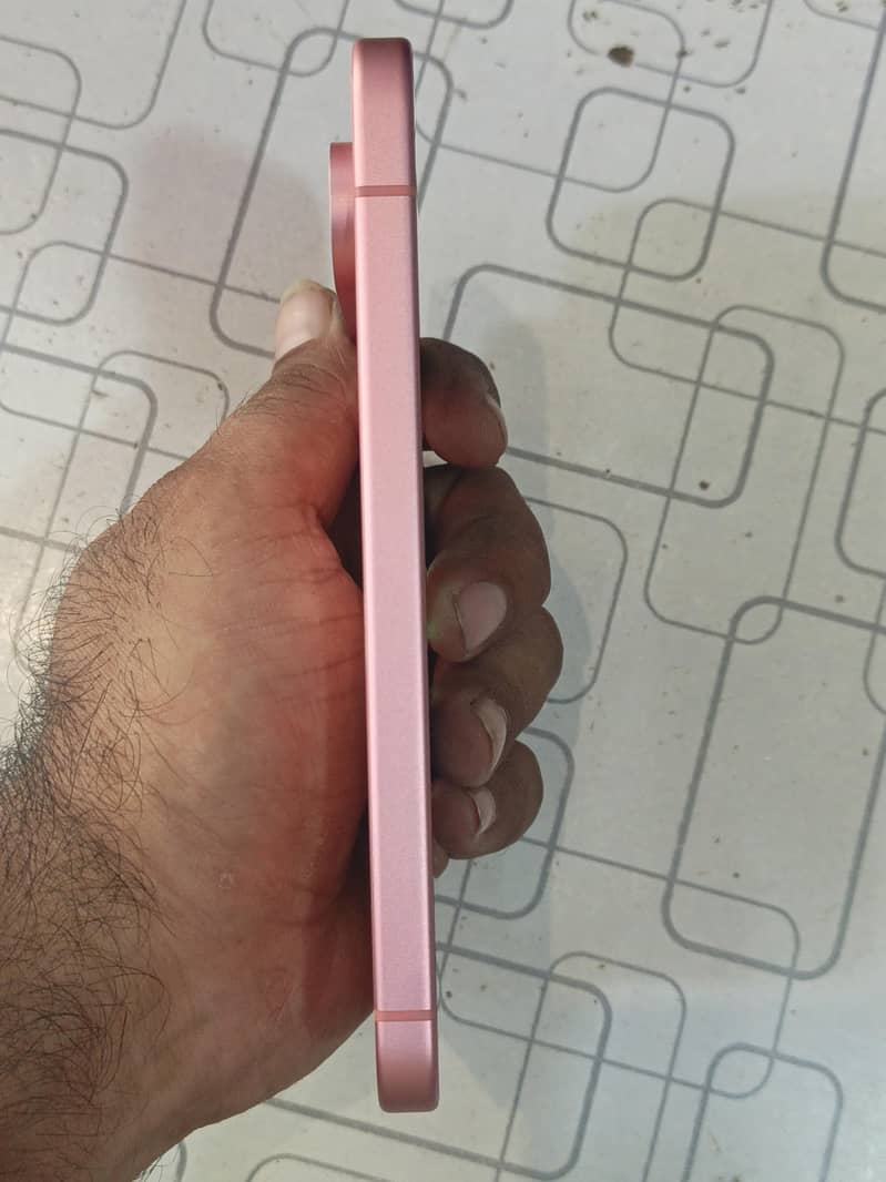 Google Pixel 9 4