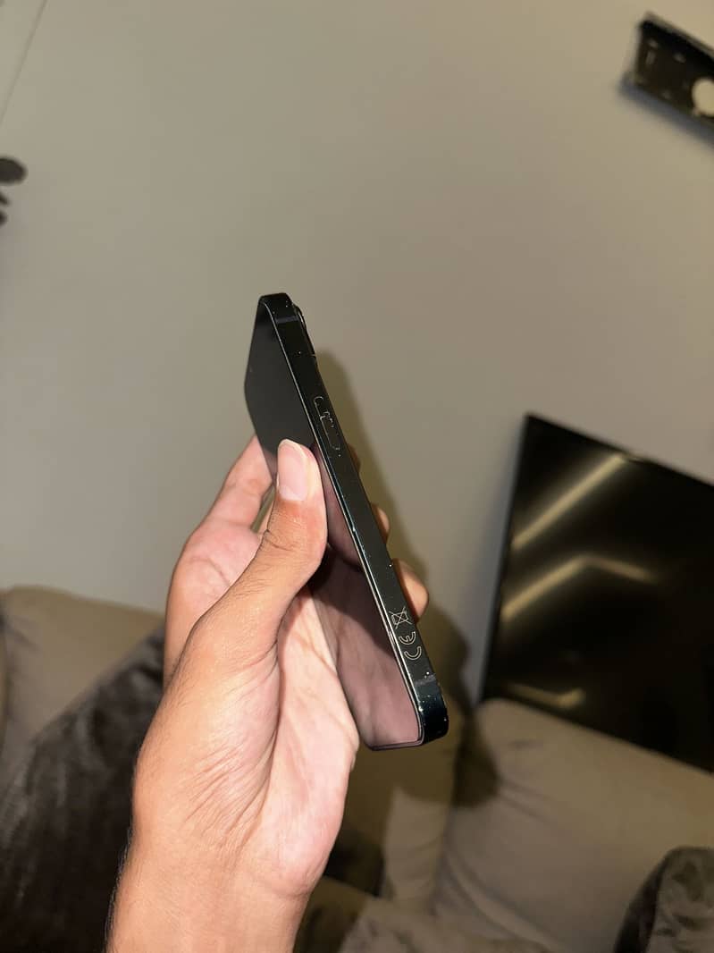 Apple iPhone 14 3