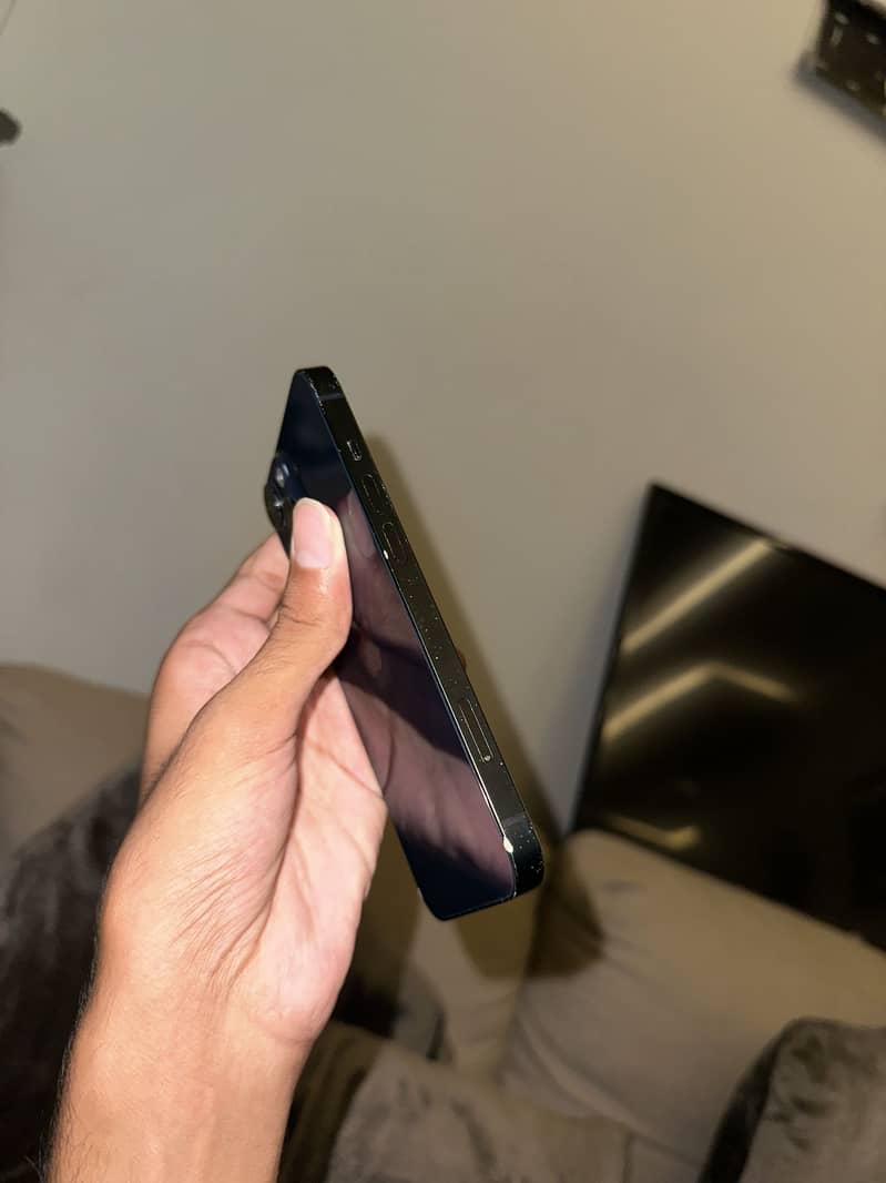 Apple iPhone 14 4