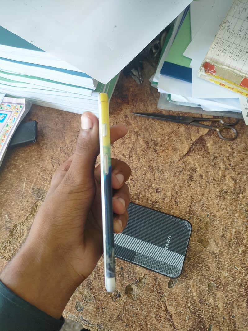 Apple iPhone 8 Plus 3