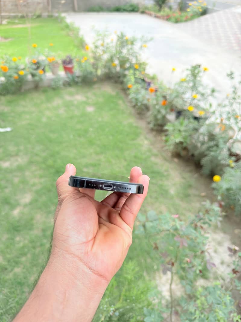Apple iPhone 14 Pro 1