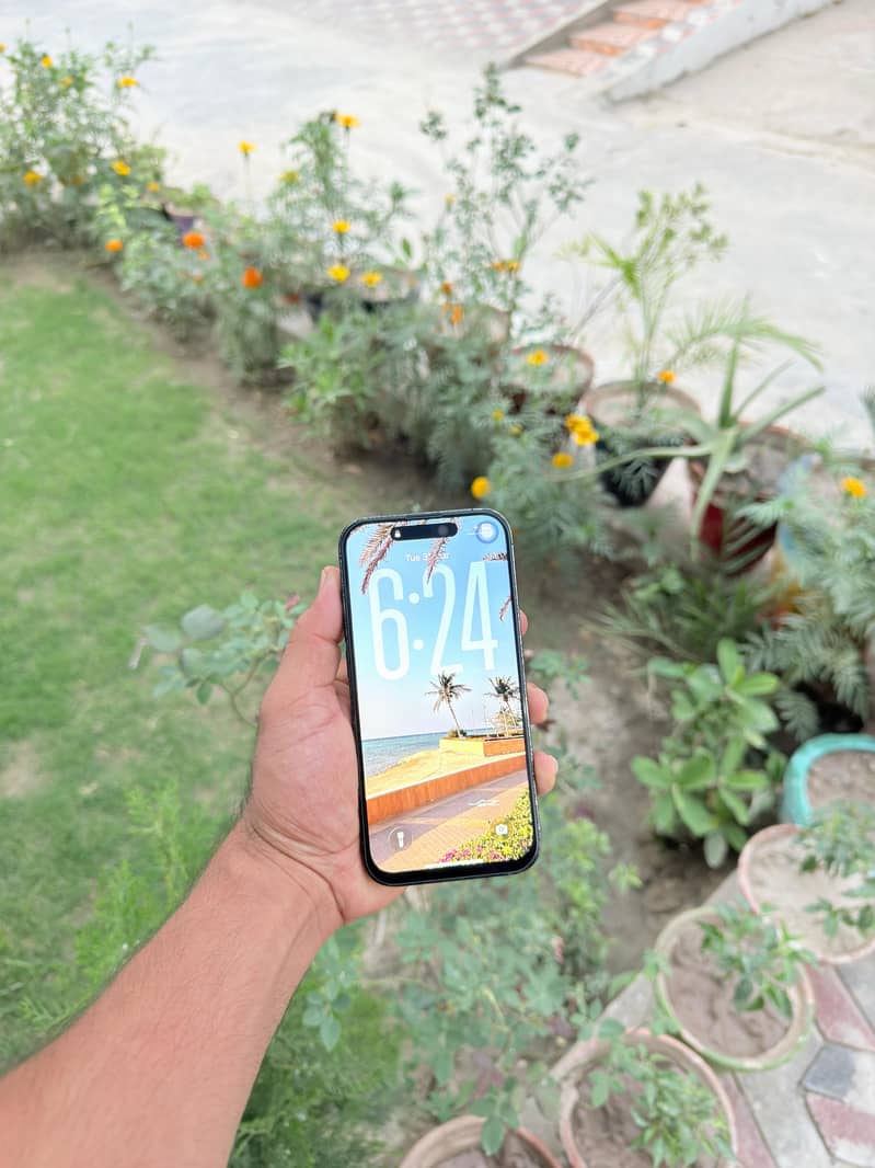 Apple iPhone 14 Pro 2