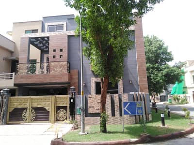 5 Marla Like New OutClass House For Rent In AA Block Sector D Bahria Town
