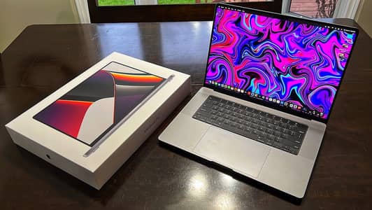 Macbook M1 pro 10/10 condition with box