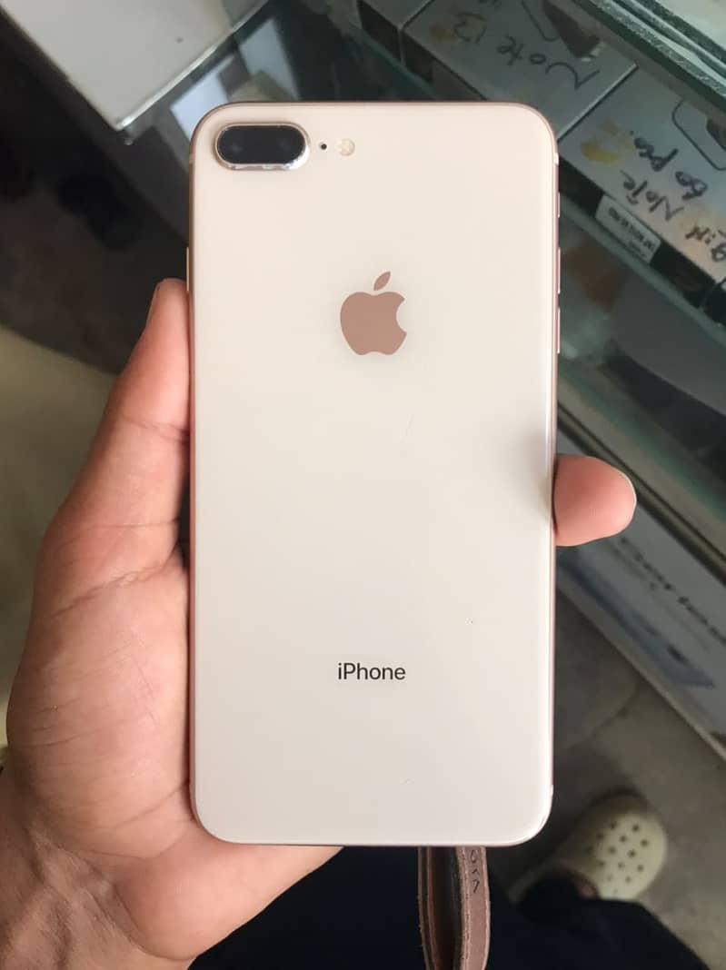 Apple iPhone 8 Plus 0