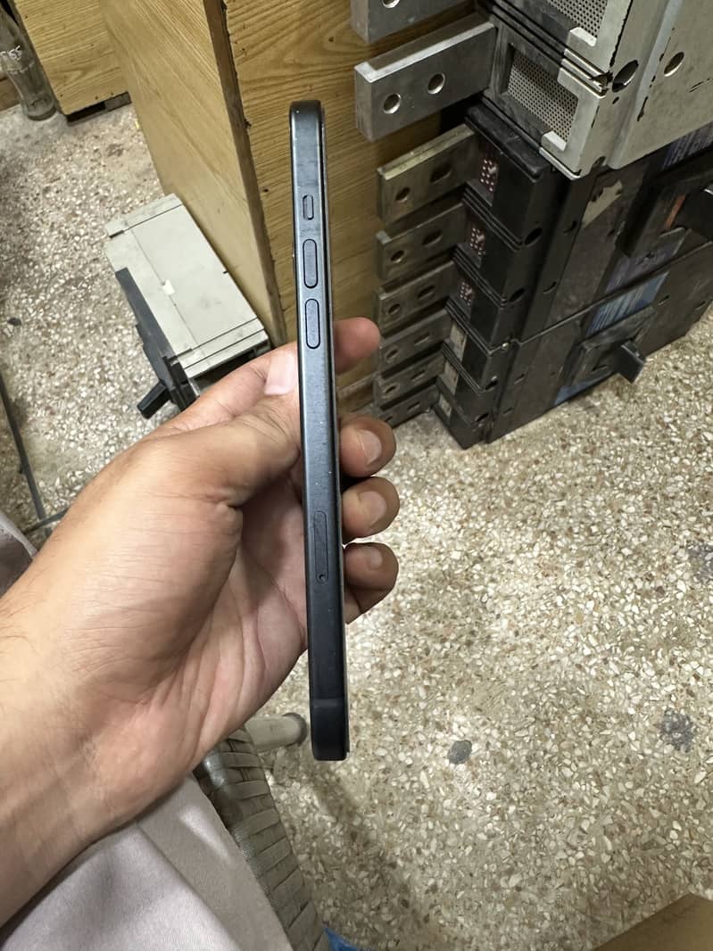 Apple iPhone 15 plus 1