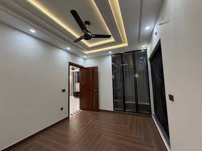 5 Marla House Available For Sale