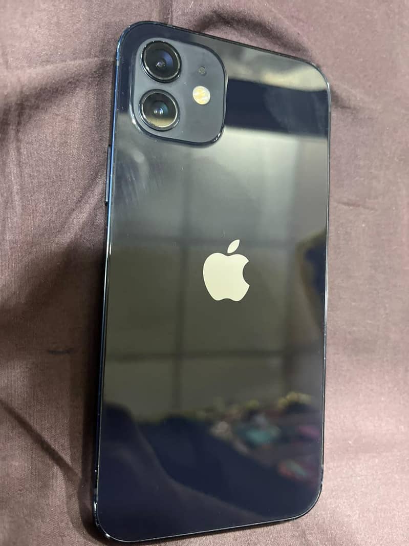 Apple iPhone 12 4