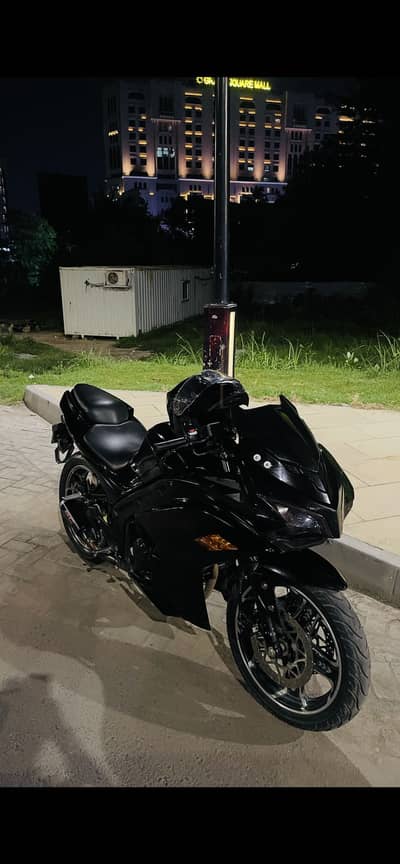 Yamaha R3 Replica