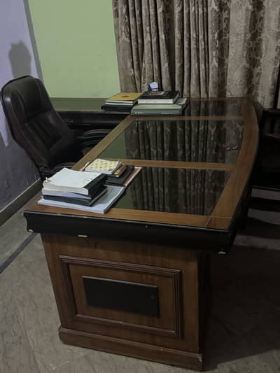 Wooden table with splitted glass top with side table