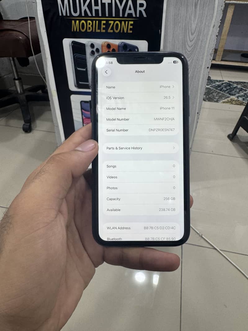 Apple iPhone 11 7