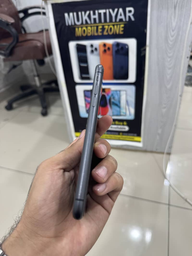 Apple iPhone 11 9