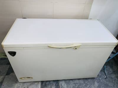 Home Used WAVES Deep freezer in very Good Condition.