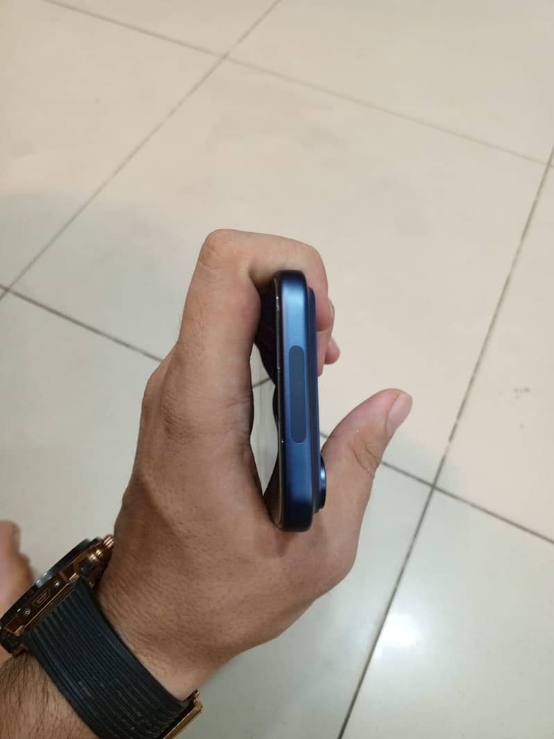 Apple iPhone 17 Pro Max 4