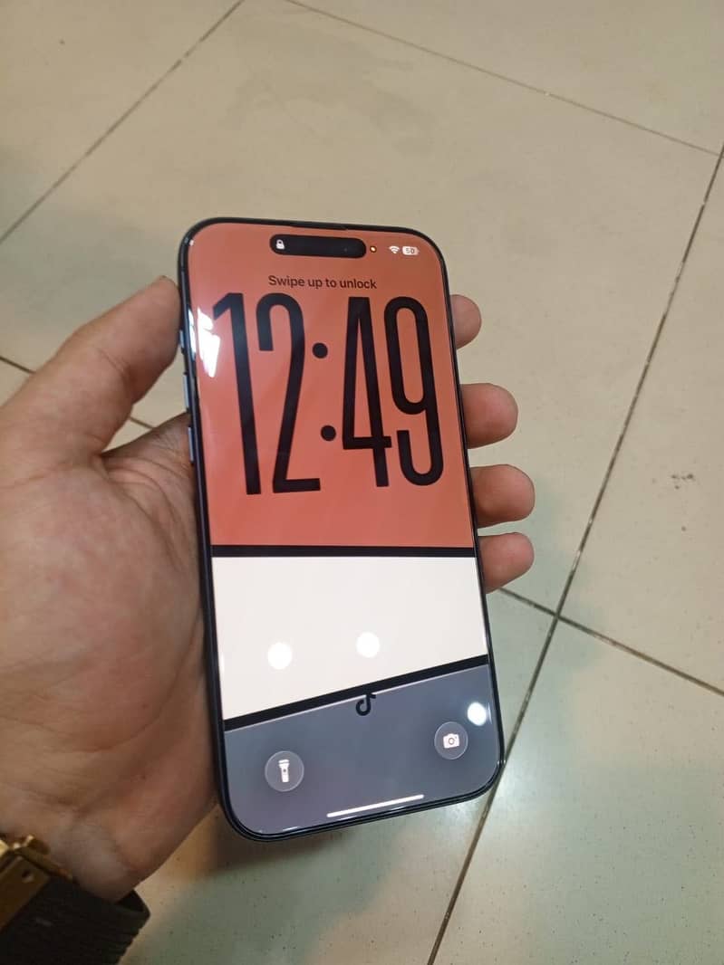 Apple iPhone 17 Pro Max 5