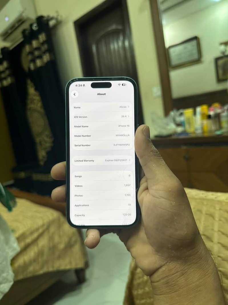 Apple iPhone 16 1