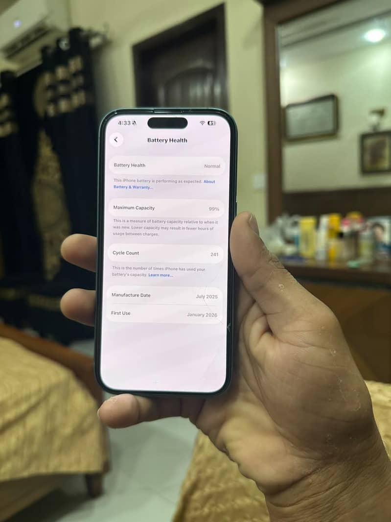 Apple iPhone 16 3