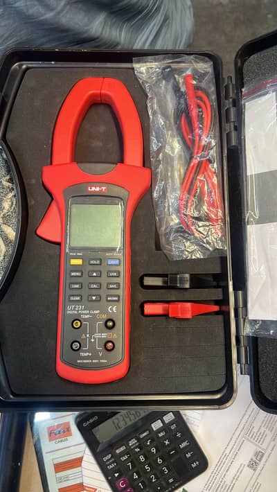 UNI-T UT231 Digital Power Clamp Meter – 1000A – Complete Kit