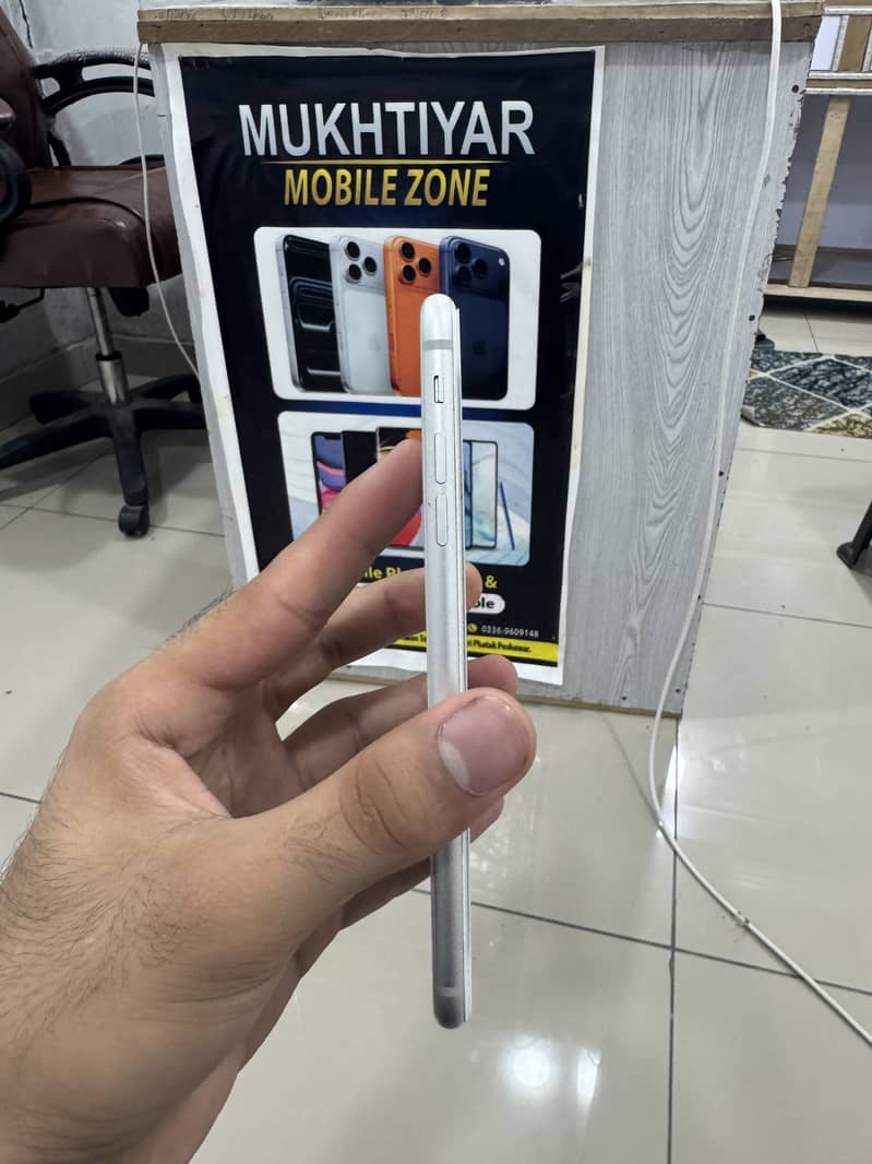 Apple iPhone 8 Plus 2