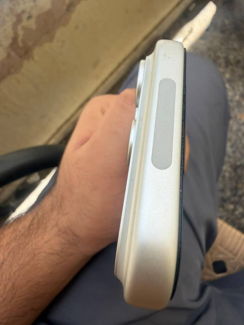 Apple iPhone 17 Pro Max 5