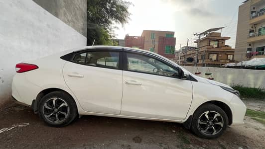  TOYOTA YARIS GLI CVT 1.3 2025 | SINGLE OWNER | LOW MILEAGE    D