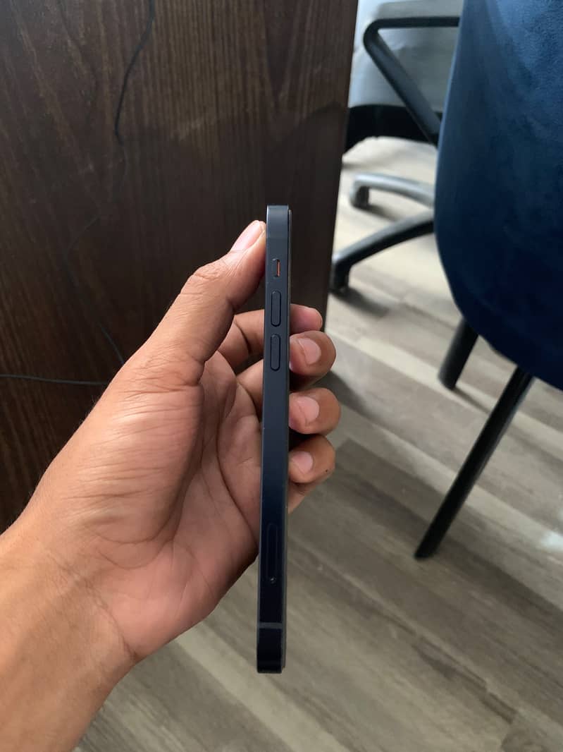 Apple iPhone 12 5