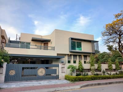 24 Marla Corner House For Sale Double Unit