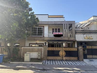 10 Marla Owner Built House for Sale in Bahria Town Phase 2 Prime Location Near Park, Masjid & Commercial