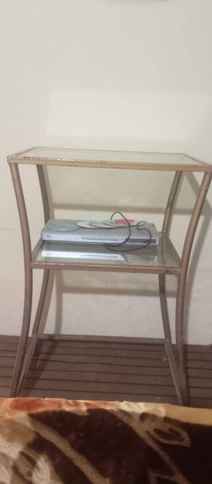 TV AND CONSOLE TABLE 0
