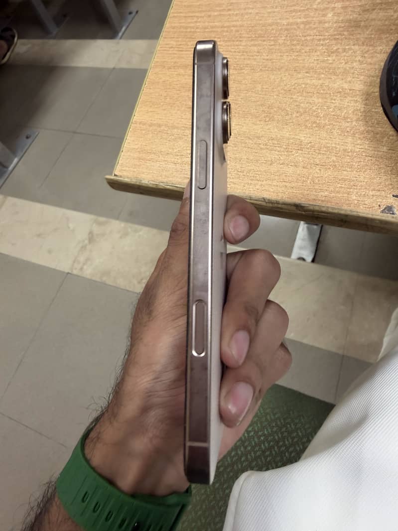 iPhone 16 Pro Max 256 GB Dessert Titanium (Non PTA) fixed 2