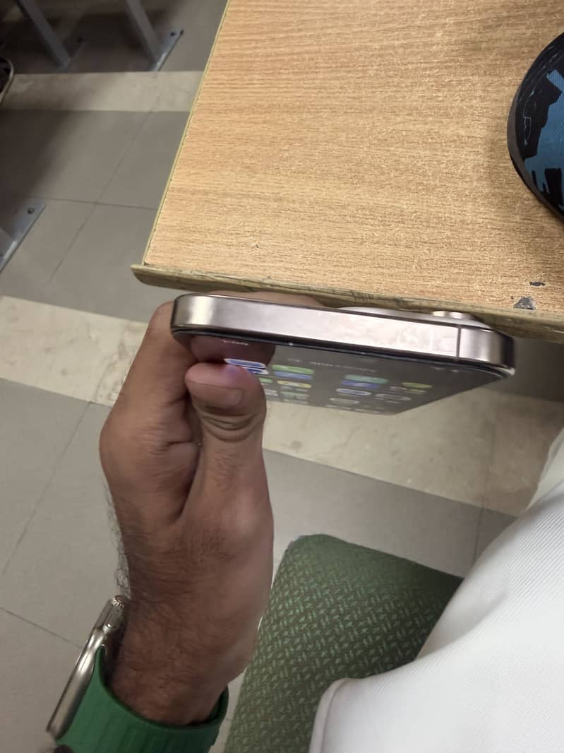 iPhone 16 Pro Max 256 GB Dessert Titanium (Non PTA) fixed 3