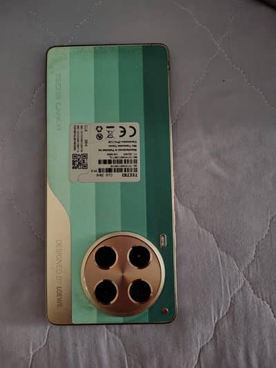 Tecno CAMON 30 with box and cable