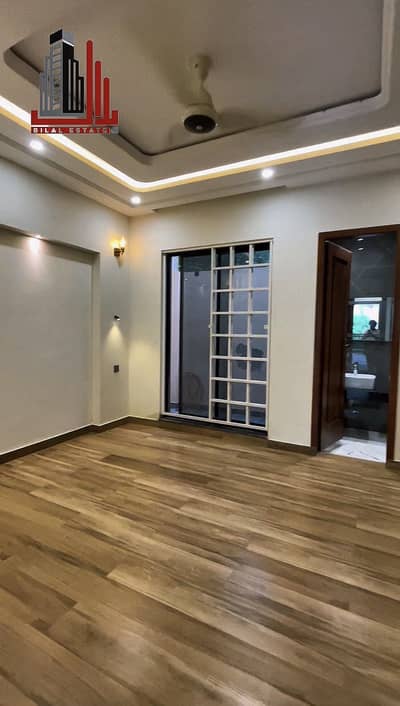 BEAUTIFUL 3.5 MARLA HOUSE FOR RENT